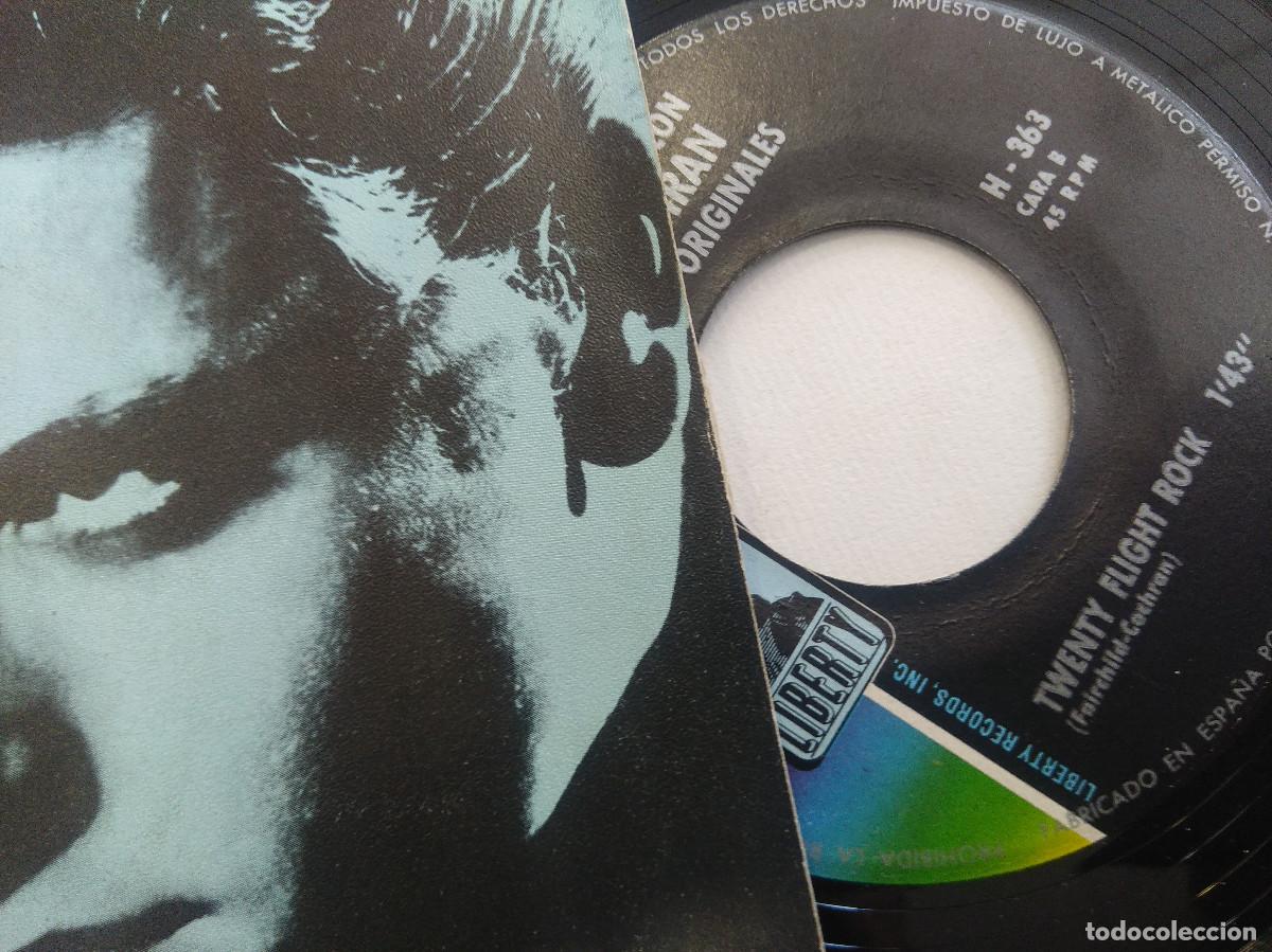 Discos de vinilo: EDDIE COCHRAN/SUMMERTIME BLUES/SINGLE. - Foto 2