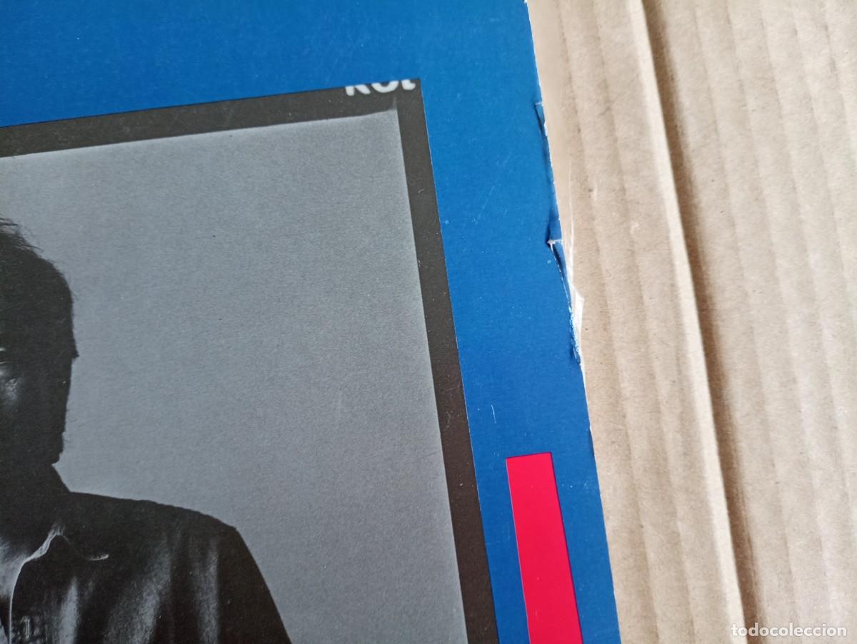Discos de vinilo: JOAN MANUEL SERRAT - MATERIAL SENSIBLE LP 1989 - Foto 2