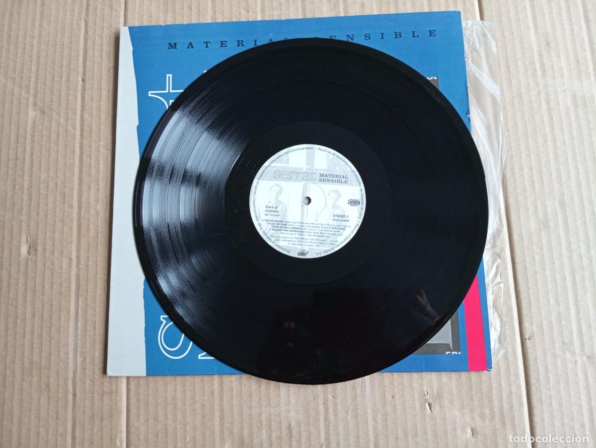 Discos de vinilo: JOAN MANUEL SERRAT - MATERIAL SENSIBLE LP 1989 - Foto 4