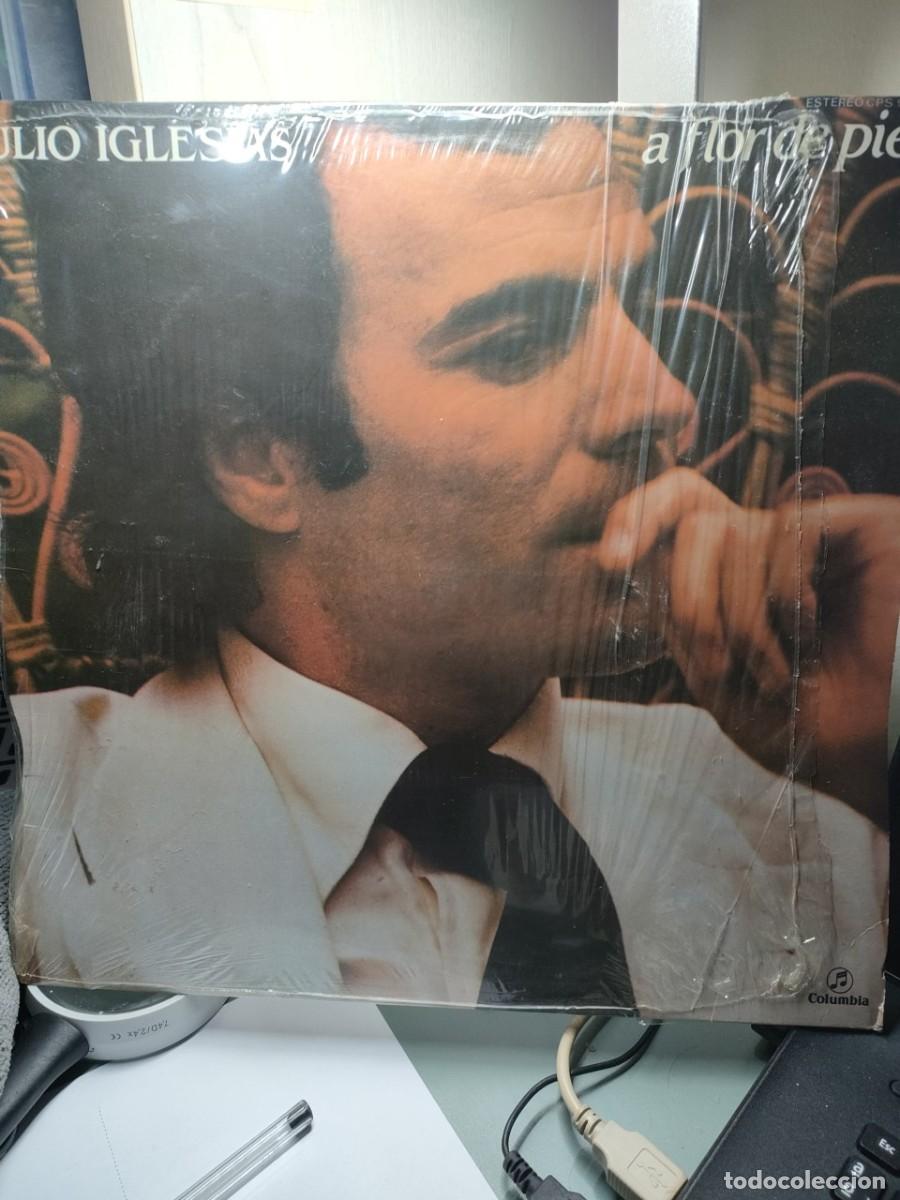 Discos de vinilo: JULIO IGLESIAS - A FLOR DE PIEL - Foto 1