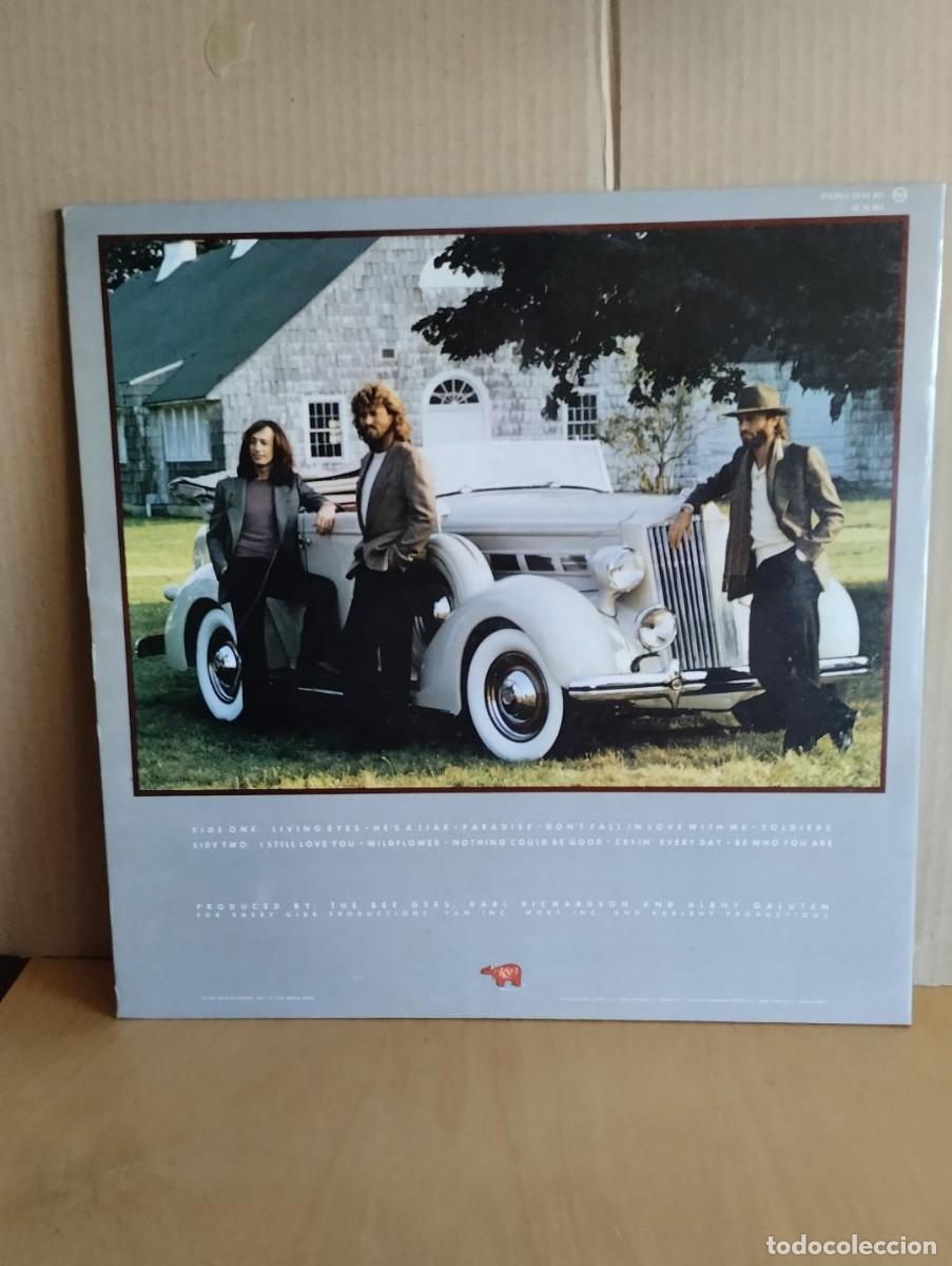 Discos de vinilo: BEE GEES ---- LIVING EYES - Foto 2