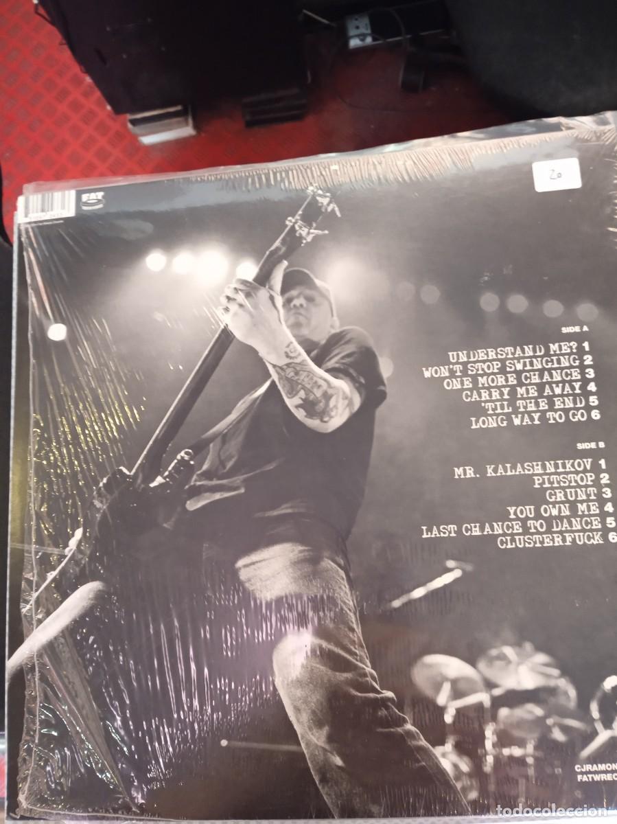 Discos de vinilo: C.J. RAMONE- LAST CHANCE TO DANCE. LP - Foto 2