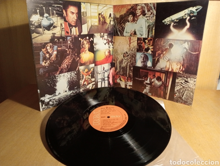 Discos de vinilo: Space: 1999. Espacio 1999. Barry Gray. A&ntilde;o 1976. Gatefold. - Foto 2
