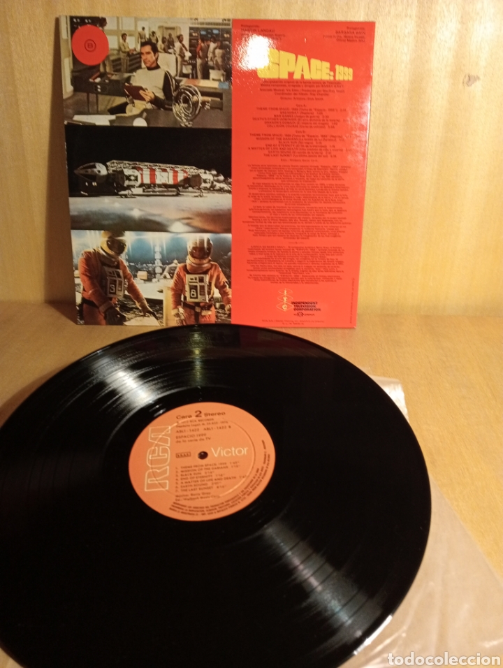 Discos de vinilo: Space: 1999. Espacio 1999. Barry Gray. A&ntilde;o 1976. Gatefold. - Foto 3