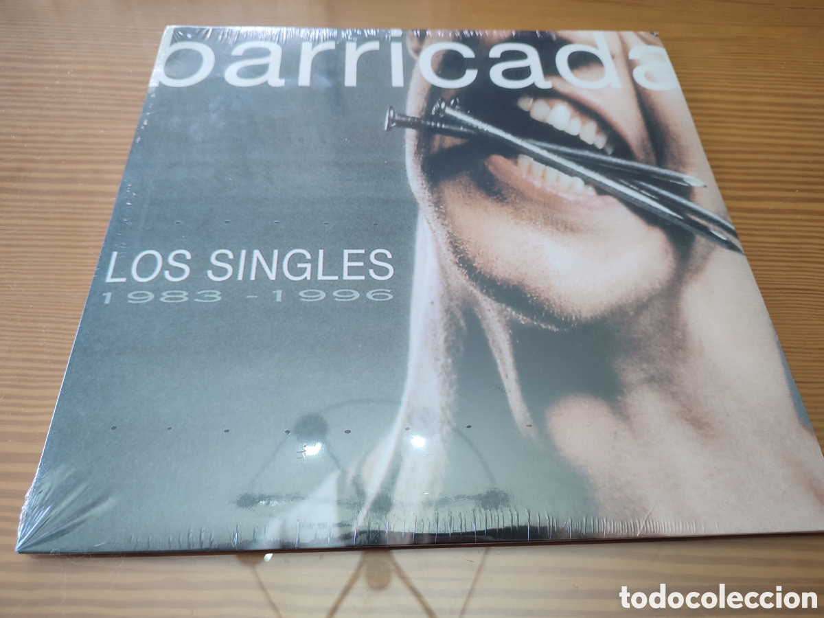 Discos de vinilo: Precintado !! Doble disco de vinilo de Barricada &rdquo; Los Singles&rdquo; - Foto 1