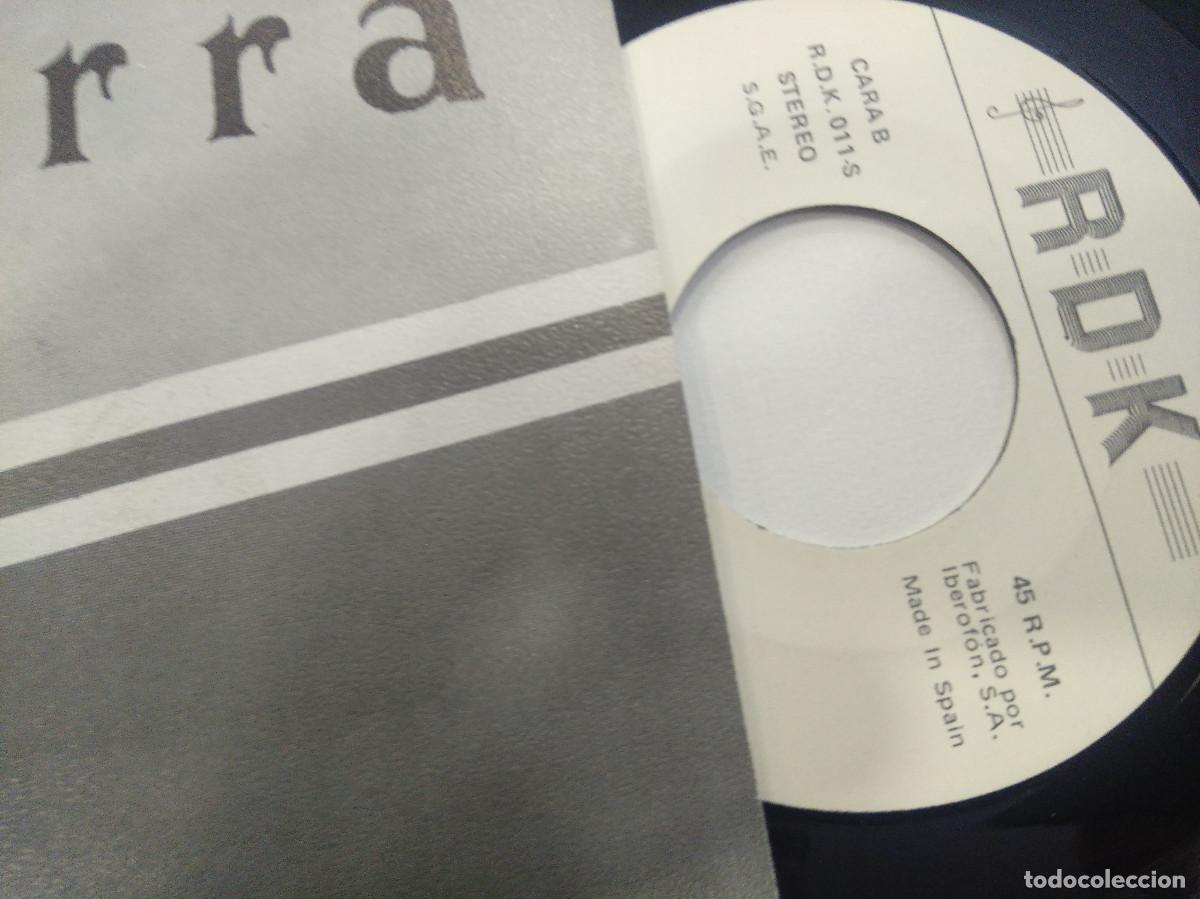 Discos de vinilo: PISKERRA/SUE&Ntilde;O CON SERPIENTES/SINGLE. - Foto 2