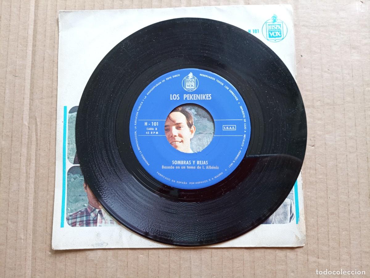 Discos de vinilo: LOS PEKENIKES - HILO DE SEDA SINGLE 1966 - Foto 2