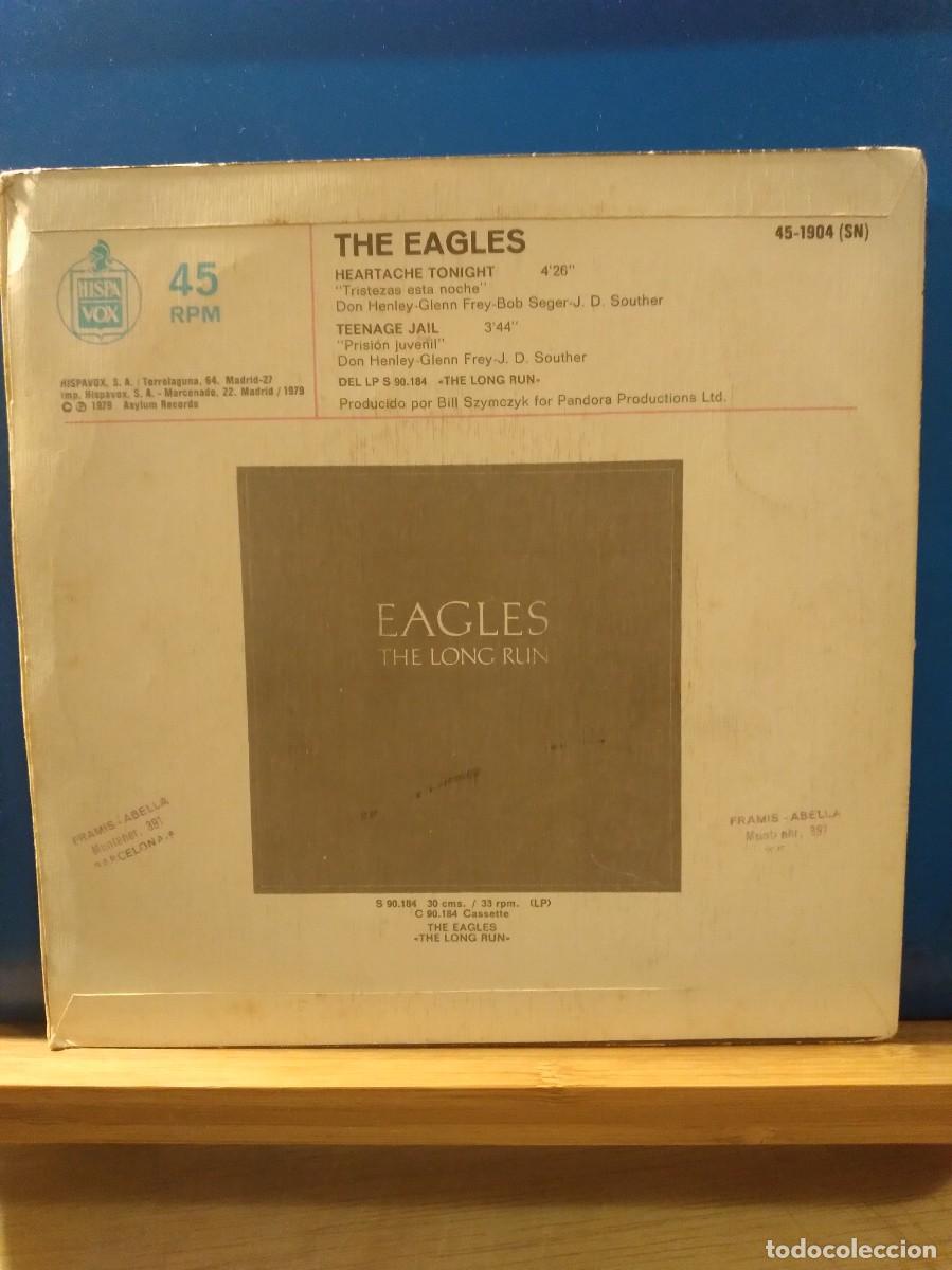 Discos de vinilo: EAGLES : HEARTACHE TONIGHT [ASYLUM - ESP 1979] 7&rdquo; - Foto 2