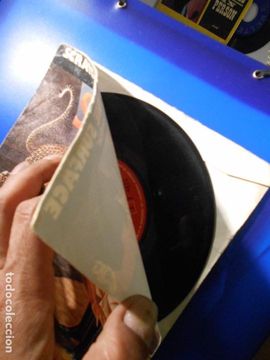 Discos de vinilo: SAGA - SCRATCHING THE SURFACE / THE VENDETTA (SINGLE ESPA&Ntilde;OL DE 1984) - Foto 2