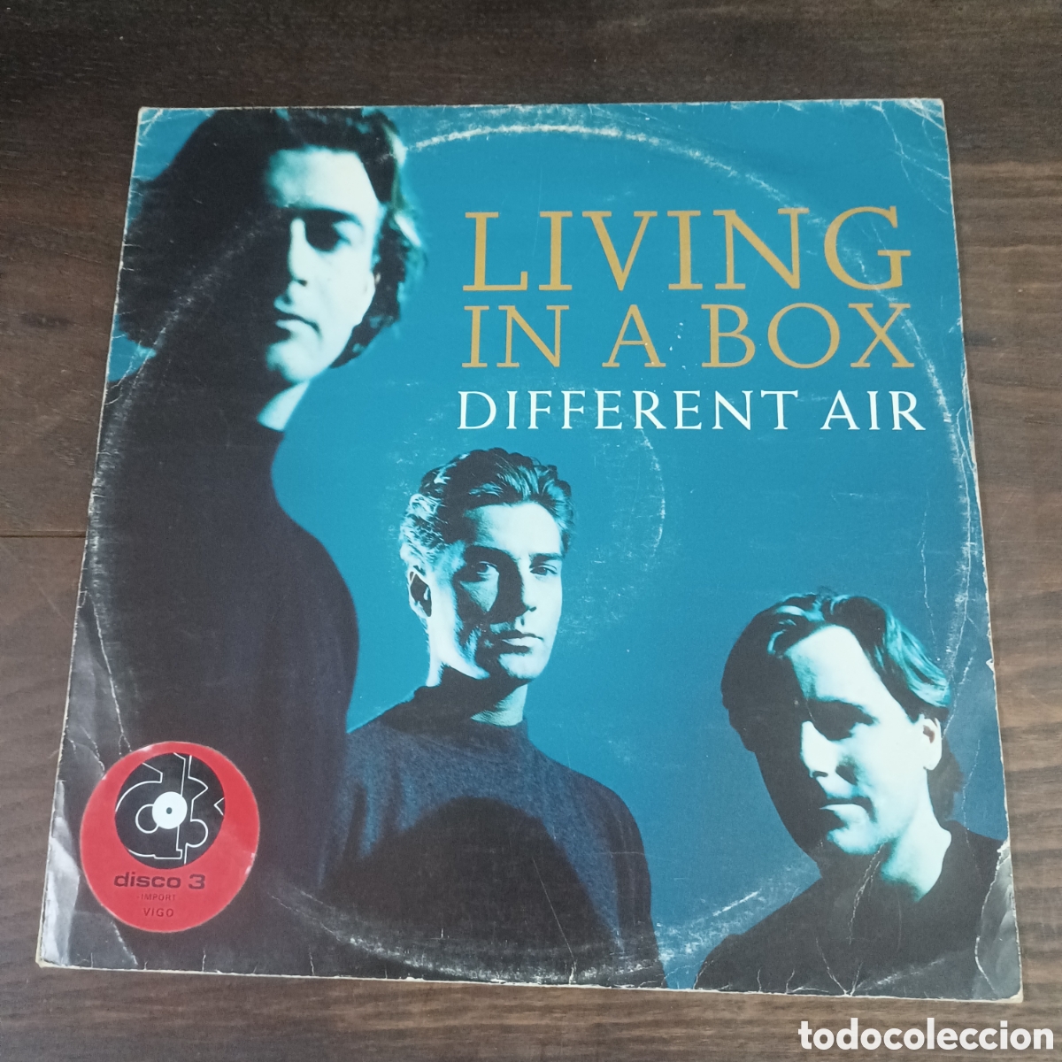 Discos de vinilo: LIVING IN A BOX - DIFFERENT AIR - Foto 1