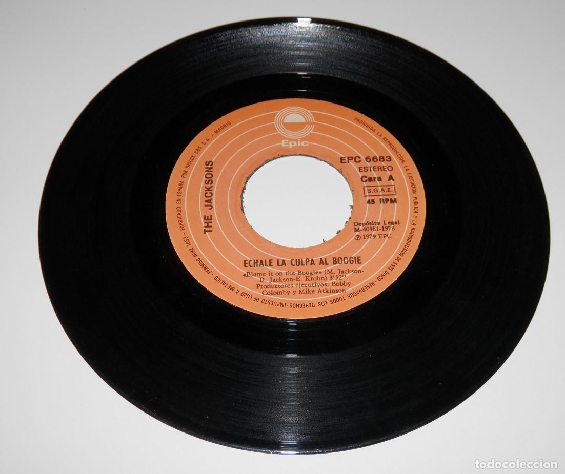 Discos de vinilo: DISCO SINGLE THE JACKSONS- ECHALE LA CULPA AL BOOGIE - Foto 3