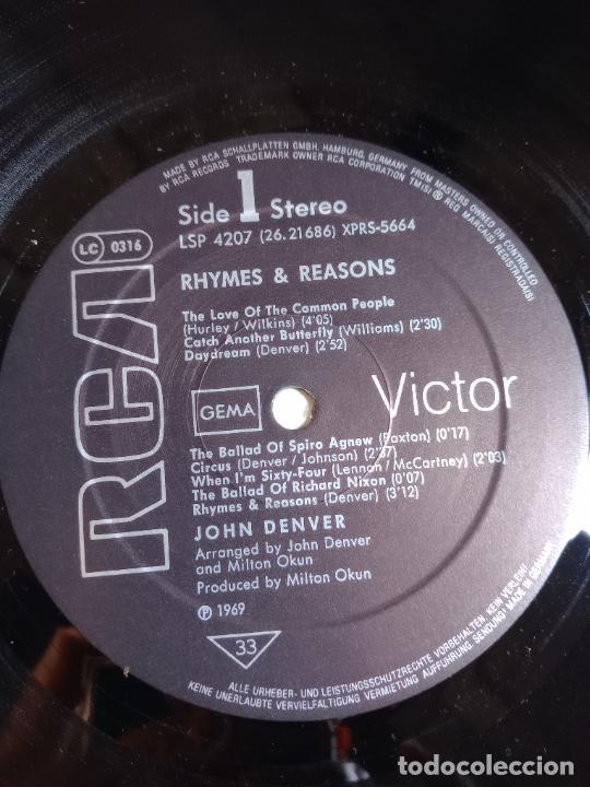 Discos de vinilo: John Denver - rhymes & reasons - Foto 3