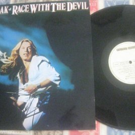 BLACK OAK ARKANSAS RACE WITH THE DEVIL (CAPRICORN RECORDS-1977) OG ESPAñA sin señales de uso