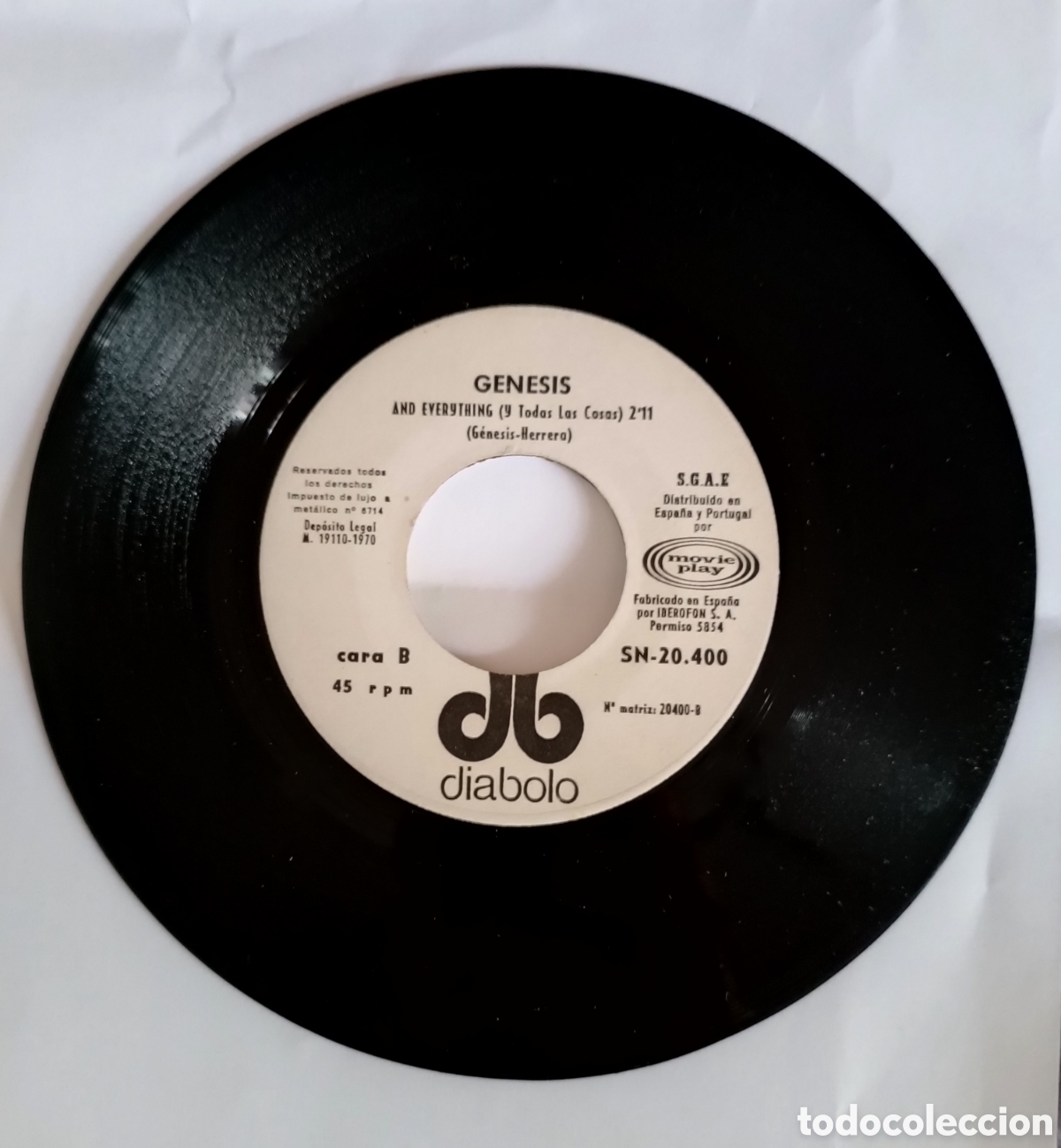 Discos de vinilo: GENESIS - NO SUNSHINE ( SIN SOL ) / AND EVERYTHING 7&rdquo; SINGLE - Foto 5
