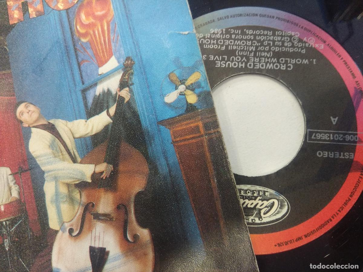 Discos de vinilo: CROWDED HOUSE/WORLD WHERE YOU LIVE/SINGLE. - Foto 2