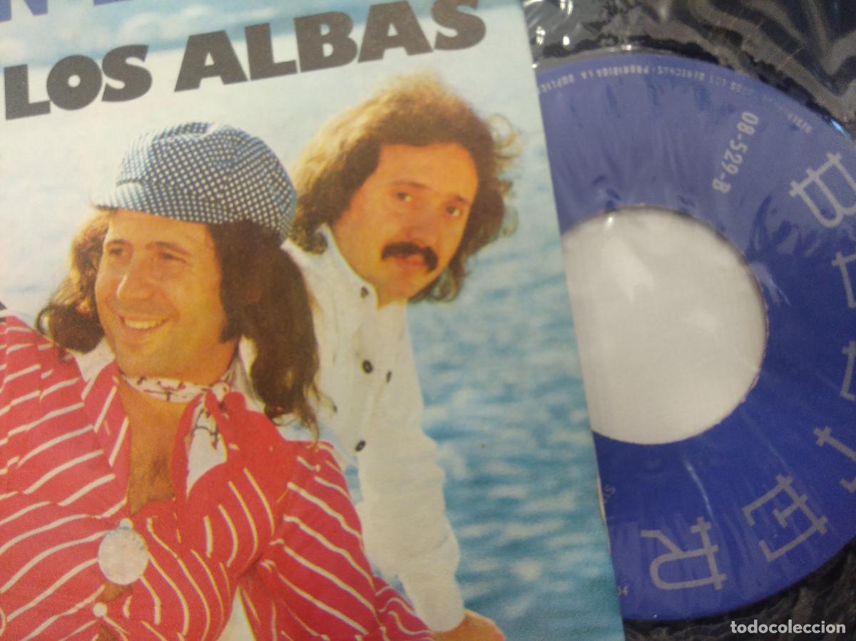 Discos de vinilo: LOS ALBAS/UN AMOR EN EL MAR/SINGLE. - Foto 2
