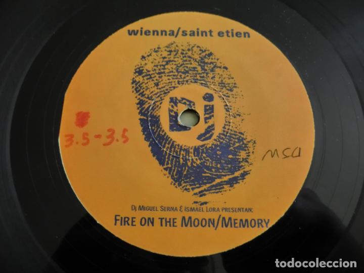 Discos de vinilo: Wienna / Saint Etien &ndash; Fire On The Moon / Memory - Foto 3