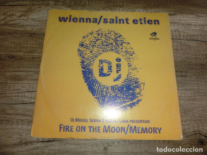 Discos de vinilo: Wienna / Saint Etien &ndash; Fire On The Moon / Memory - Foto 1