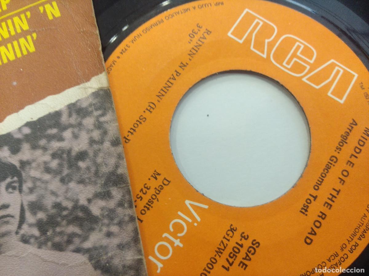 Discos de vinilo: MIDDLE OF THE ROAD/CHIRPY CHIRPY CHEEP/SINGLE. - Foto 2