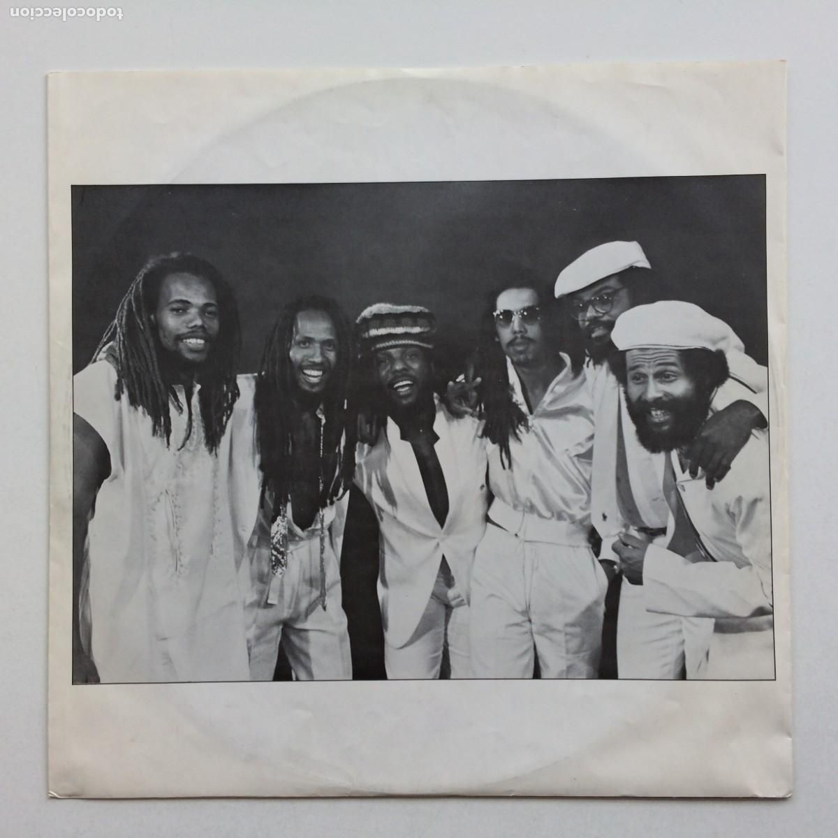 Discos de vinilo: Third World &lrm;&ndash; Rock The World , Holanda 1981 CBS - Foto 3