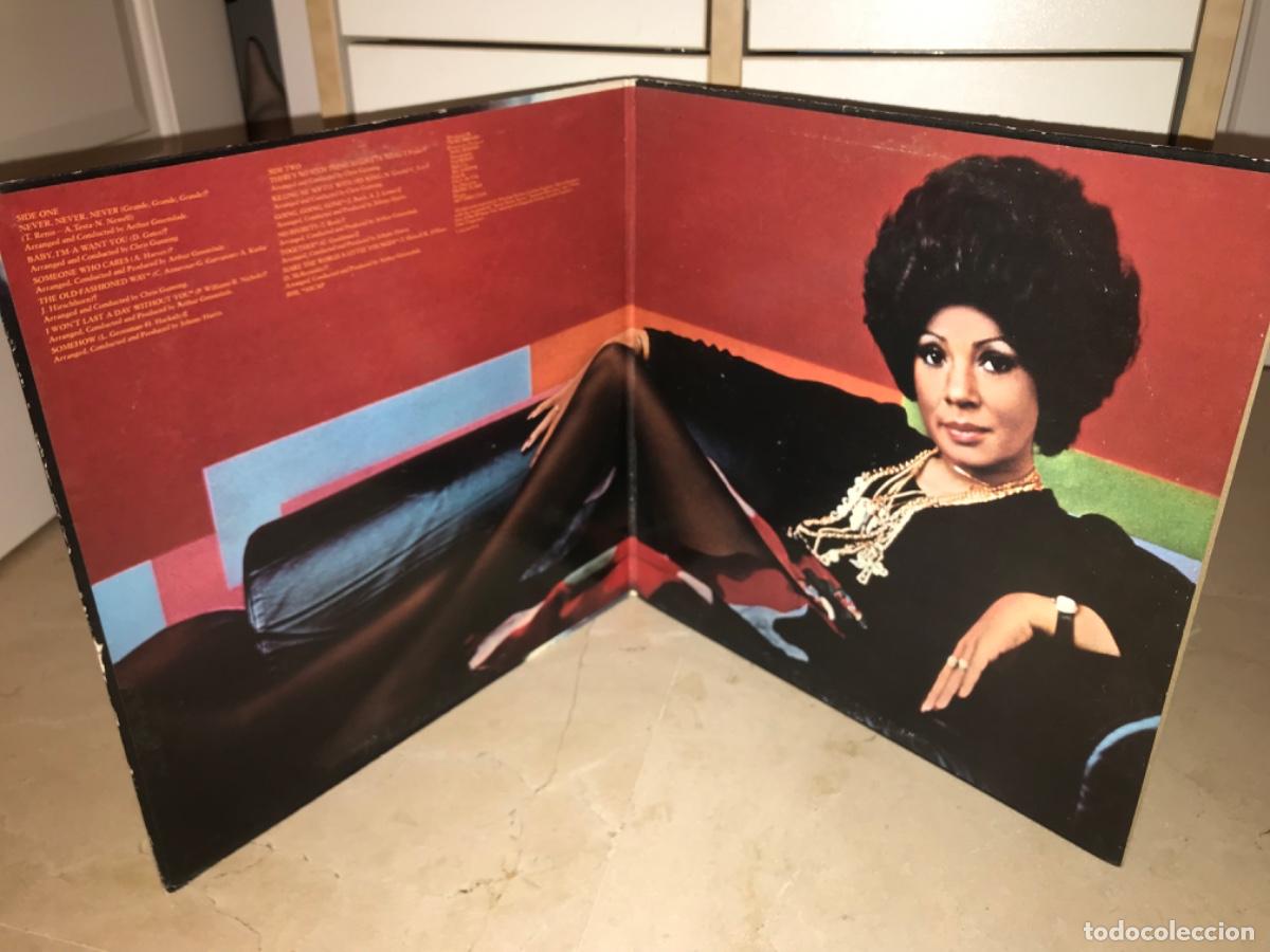 Discos de vinilo: SHIRLEY BASSEY-NEVER NEVER NEVER-GATEFOLD-ORIGINAL USA 1973 - Foto 3