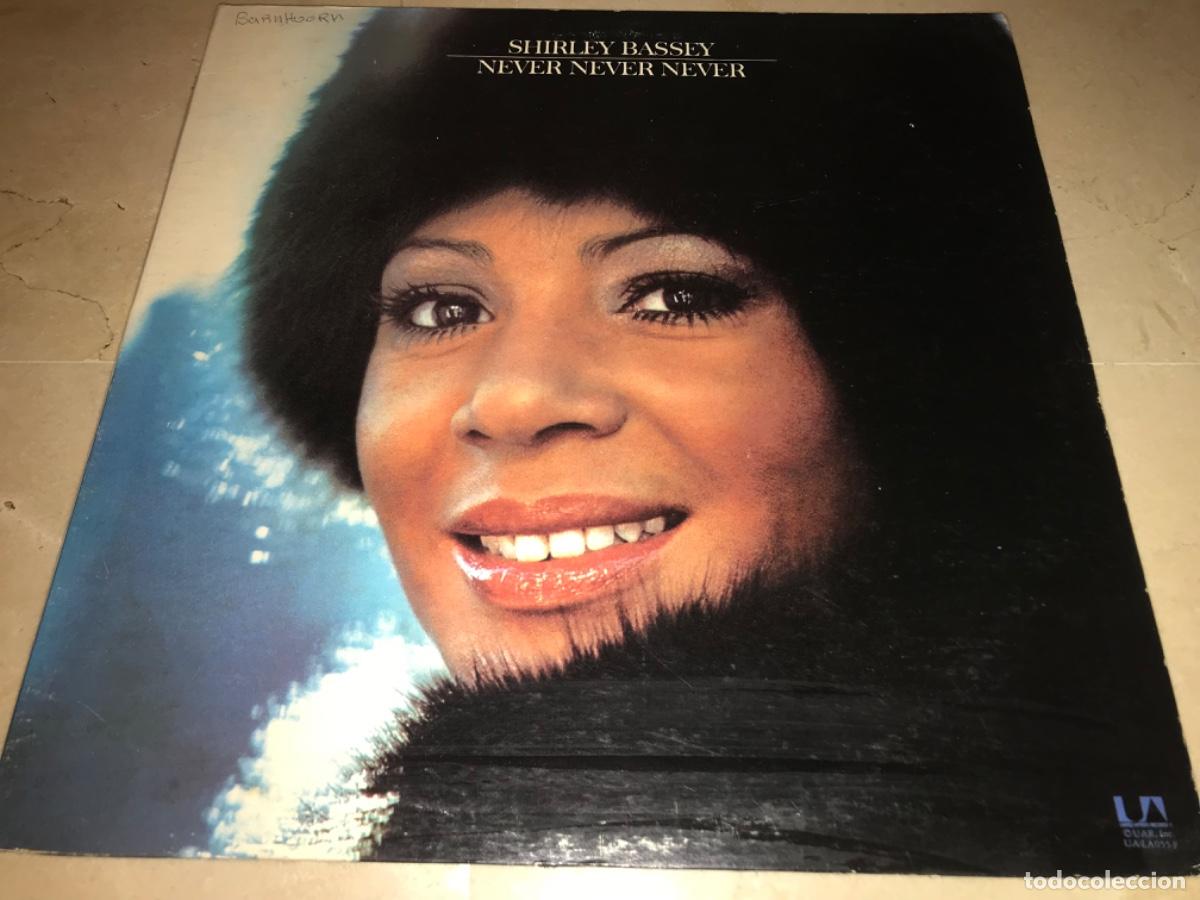 Discos de vinilo: SHIRLEY BASSEY-NEVER NEVER NEVER-GATEFOLD-ORIGINAL USA 1973 - Foto 1
