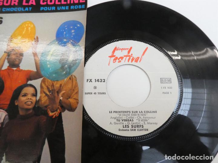 Discos de vinilo: Disco vinilo single Les Surfs Le printemps sur la colline - Foto 2