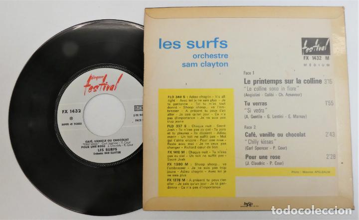 Discos de vinilo: Disco vinilo single Les Surfs Le printemps sur la colline - Foto 3
