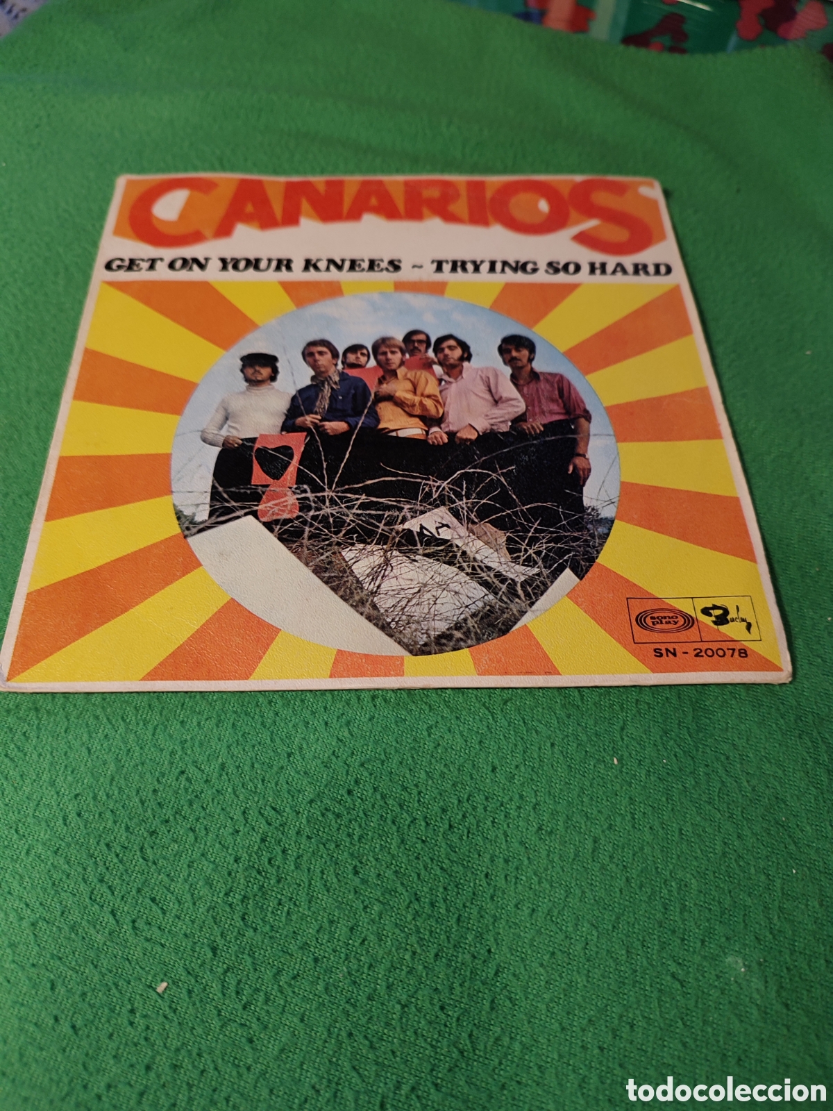 Discos de vinilo: Canarios - Get on your knees - Foto 1