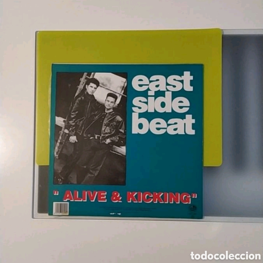 Discos de vinilo: Maxi single East side beat, Alive & kicking - Foto 2