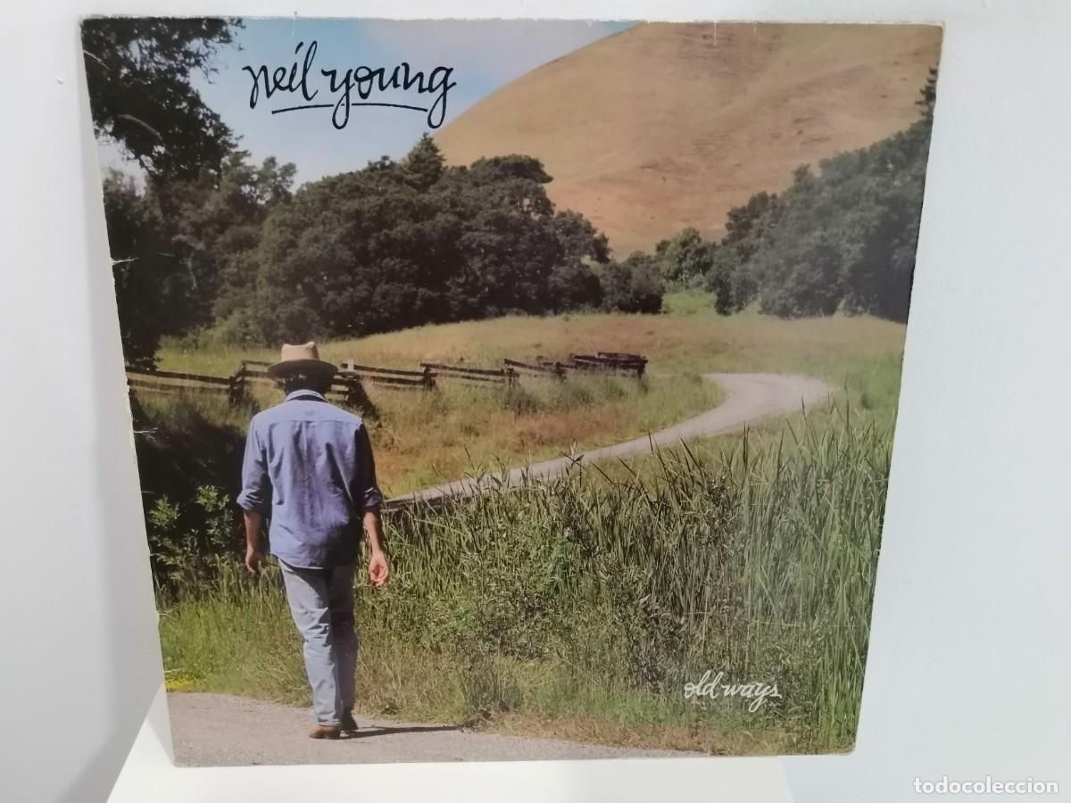 Discos de vinilo: Neil Young - Old Ways - LP - 1985 - Foto 1