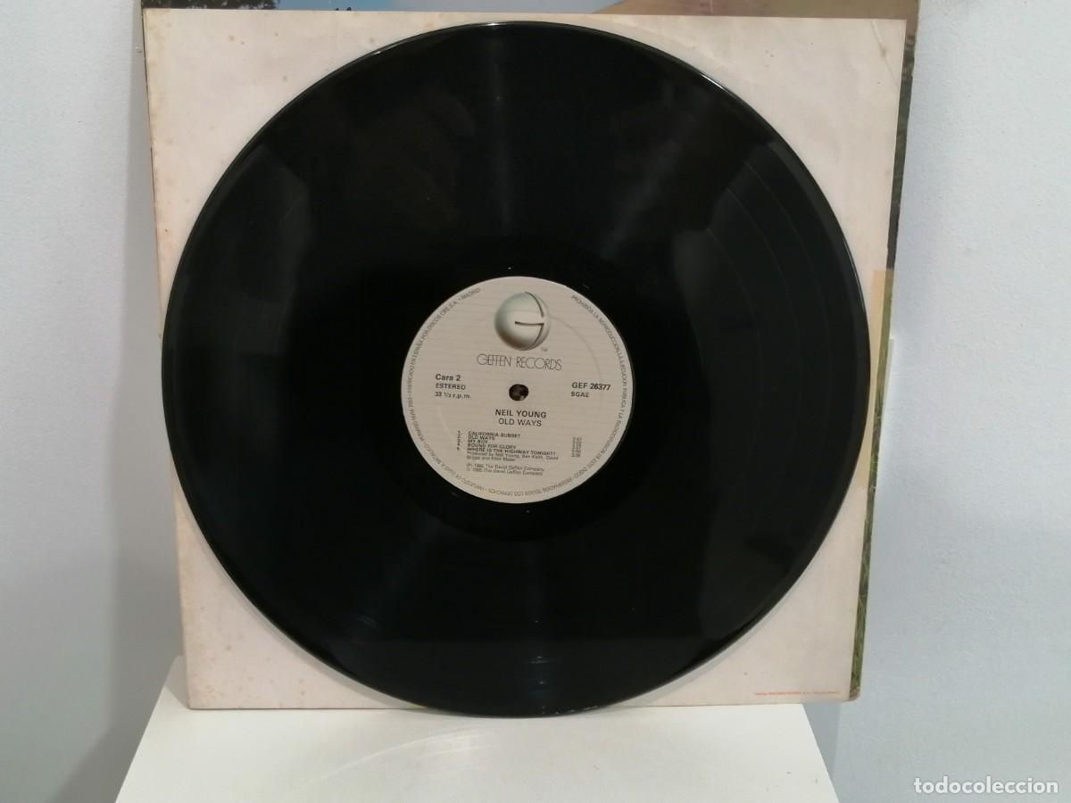 Discos de vinilo: Neil Young - Old Ways - LP - 1985 - Foto 7