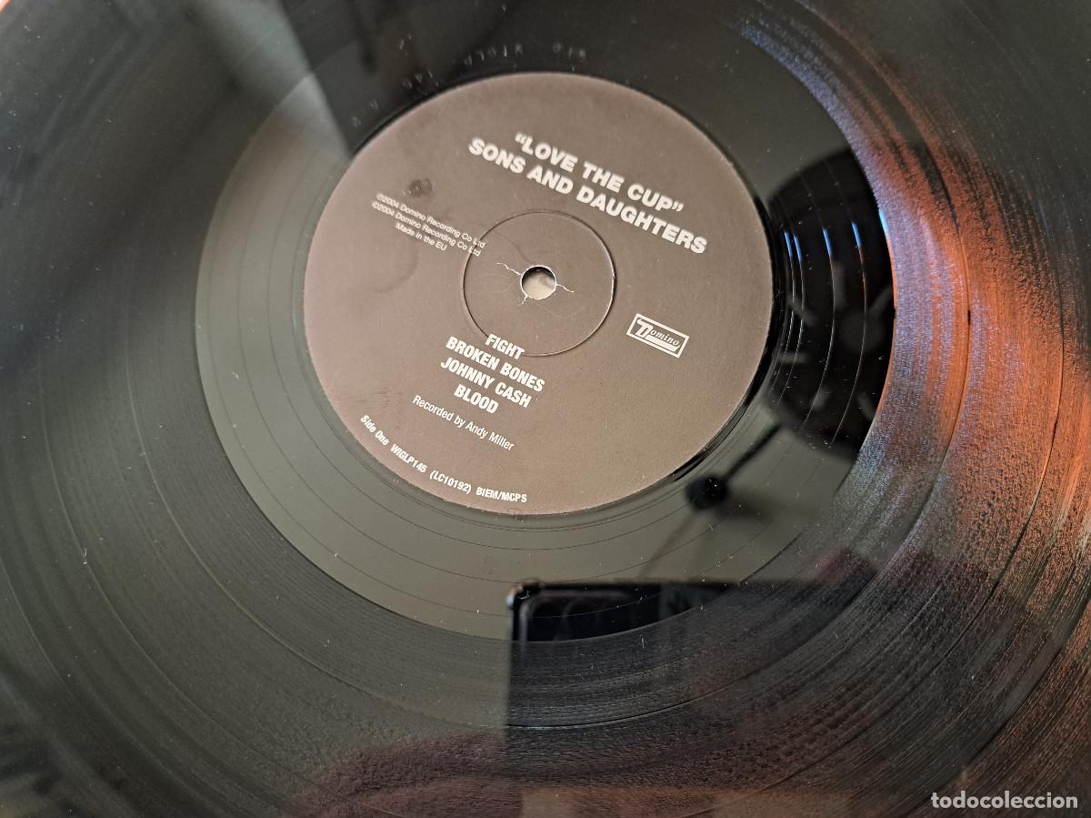 Discos de vinilo: LP Sons And Daughters &lrm;&ndash; Love The Cup 2004 - Foto 3