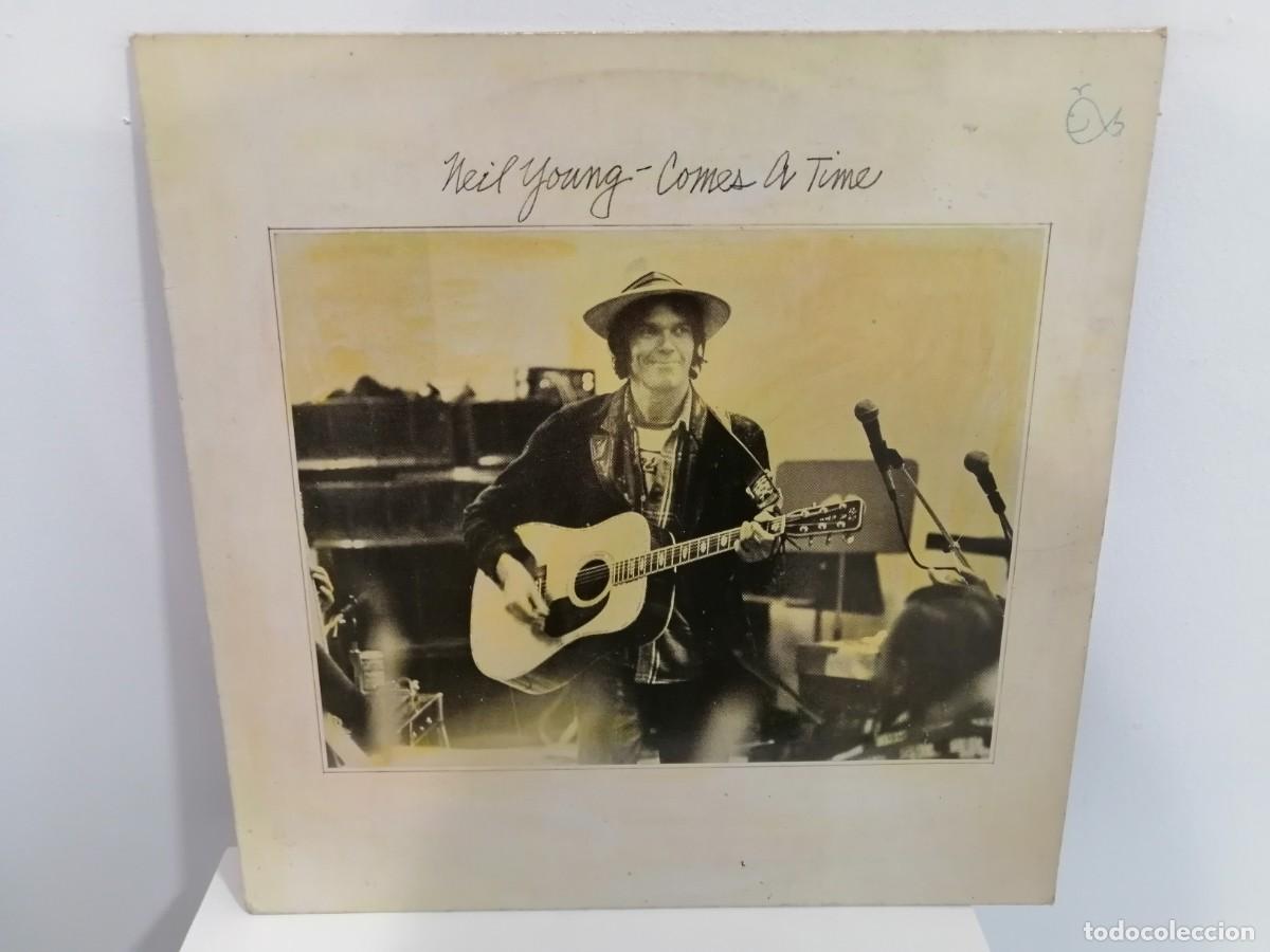 Discos de vinilo: Neil Young - Comes A Time - LP - 1984 - Spain - Foto 1
