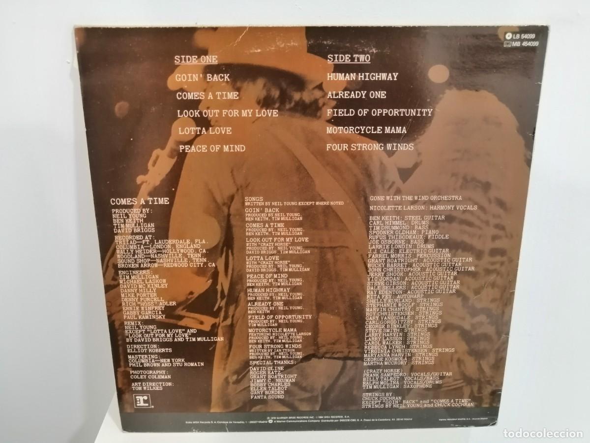 Discos de vinilo: Neil Young - Comes A Time - LP - 1984 - Spain - Foto 2