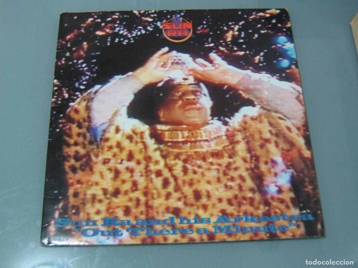 Discos de vinilo: SUN RA Out there a minute - Foto 1