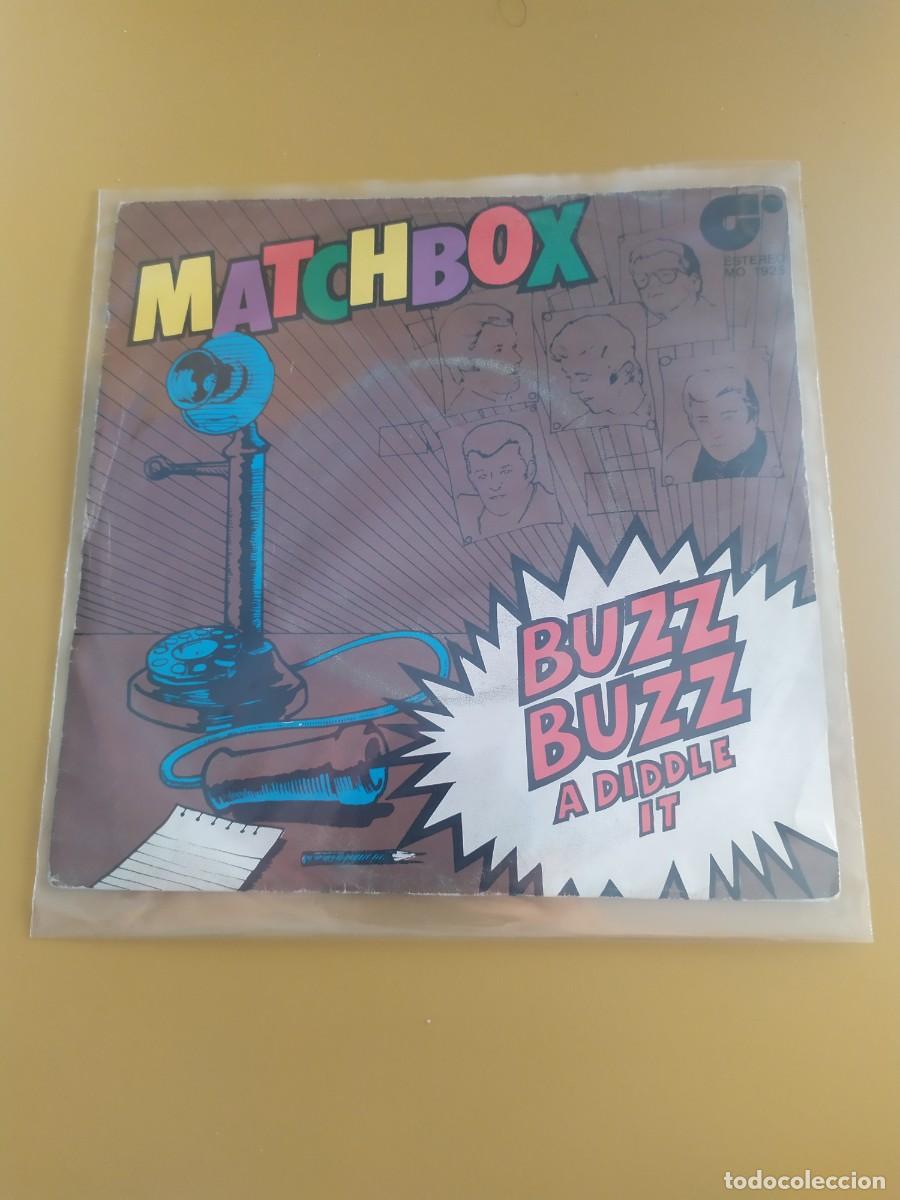 Discos de vinilo: Matchbox - Buzz Buzz a diddle it / Everybody needs a little love 1980 - Foto 1