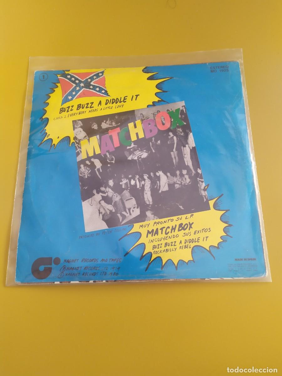 Discos de vinilo: Matchbox - Buzz Buzz a diddle it / Everybody needs a little love 1980 - Foto 2