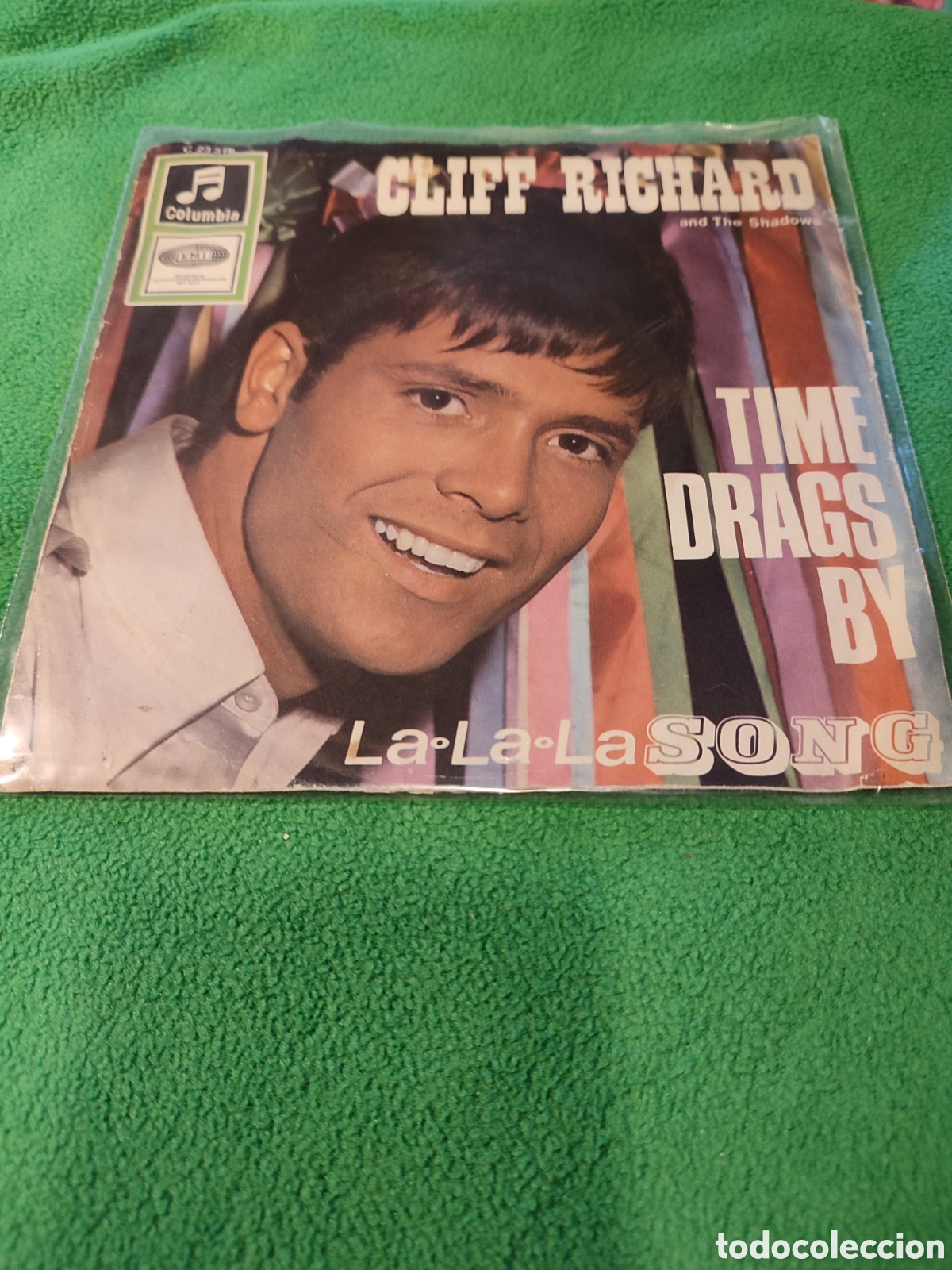 Discos de vinilo: Cliff Richard - Time drags by - Foto 1