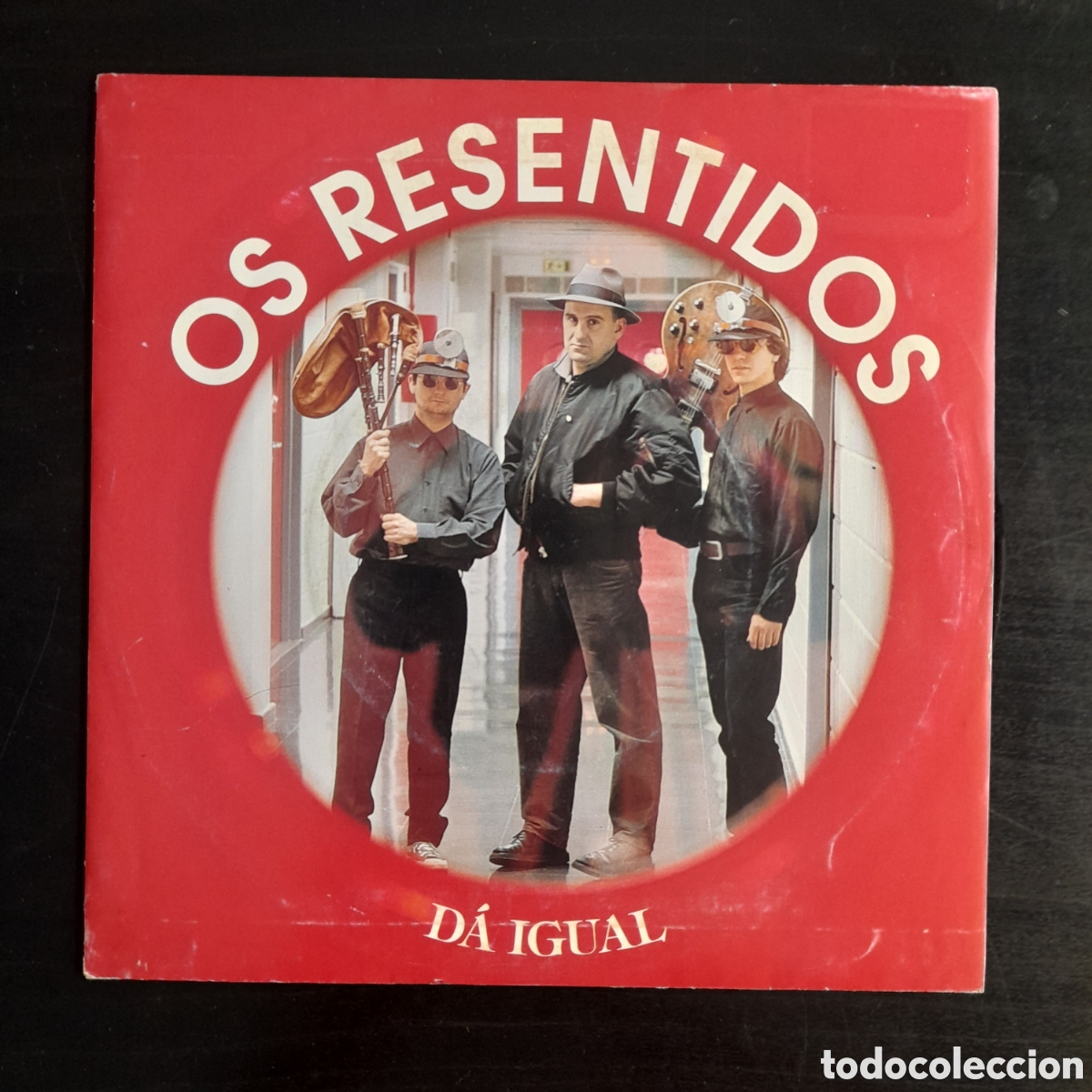 Discos de vinilo: Os Resentidos &ndash; D&aacute; Igual. Vinilo, 7&rdquo;, Single 1993 Espa&ntilde;a - Foto 1