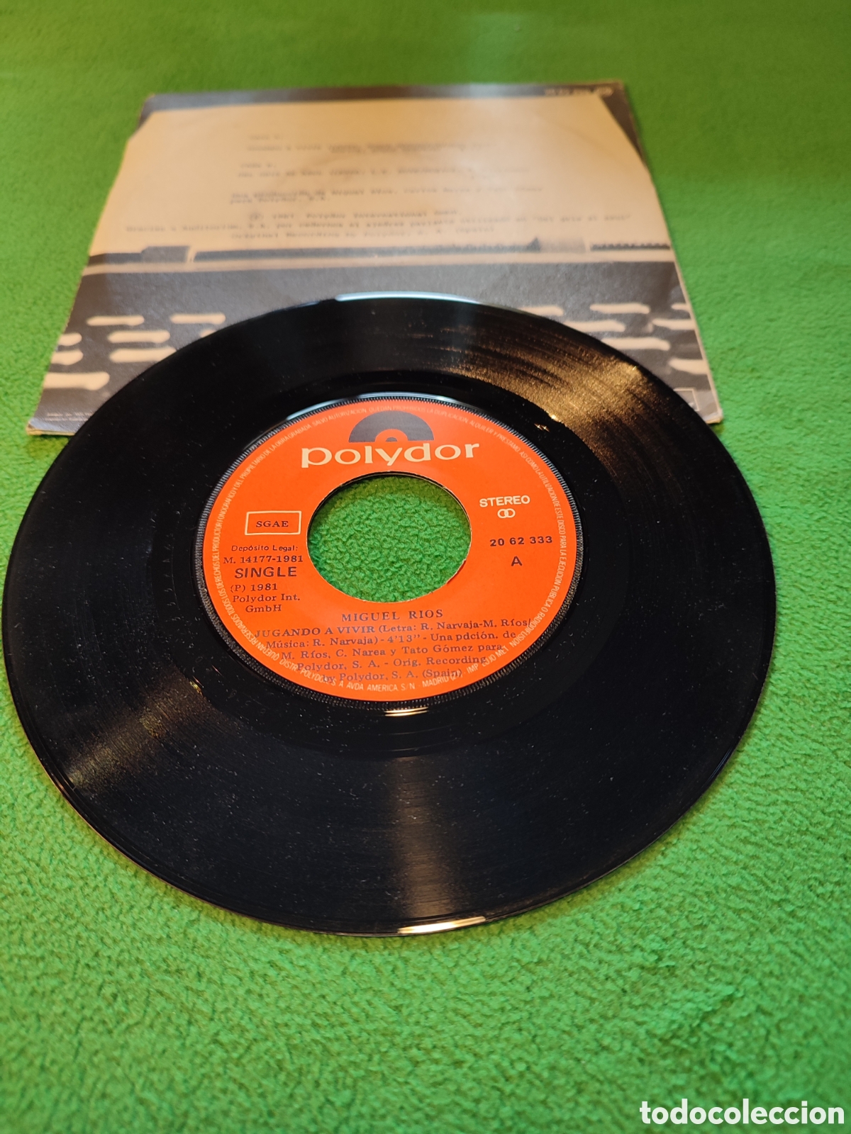 Discos de vinilo: Miguel R&iacute;os - Jugando a vivir - Foto 2