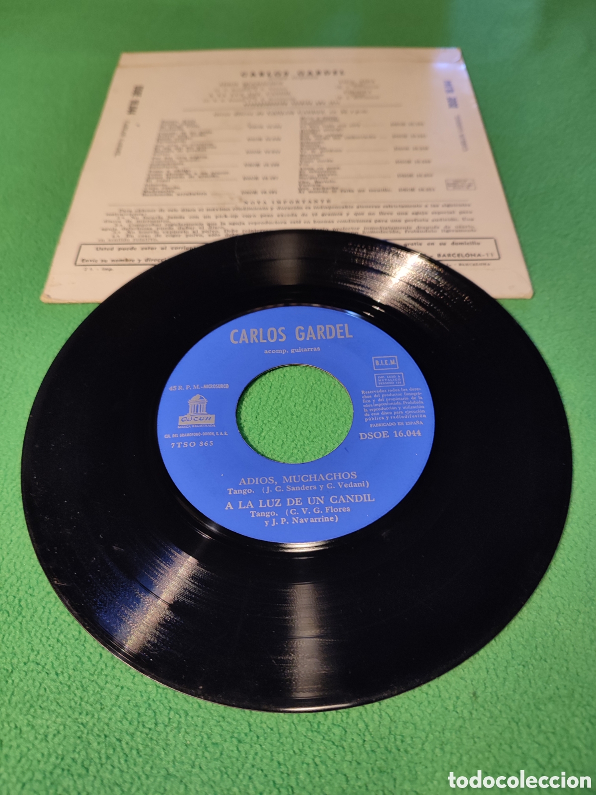 Discos de vinilo: Carlos Gardel - Adi&oacute;s muchachos+ 3 - Foto 2