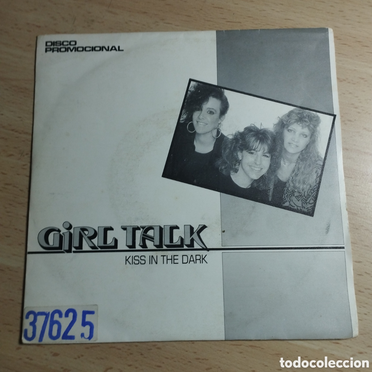 Discos de vinil: Single 7&rdquo; PROMO a una cara. Girl Talk 1987 Kiss in the dark.