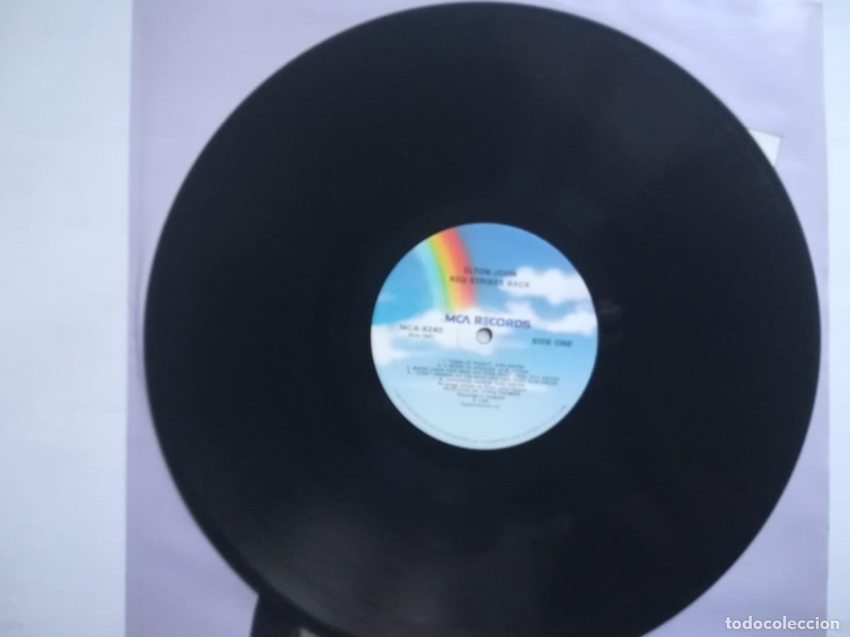 Discos de vinilo: Elton John. Reg strikes back - Foto 4