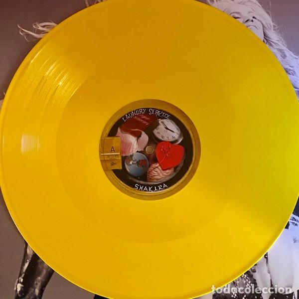 Discos de vinilo: Shakira - Laundry Service - Foto 3
