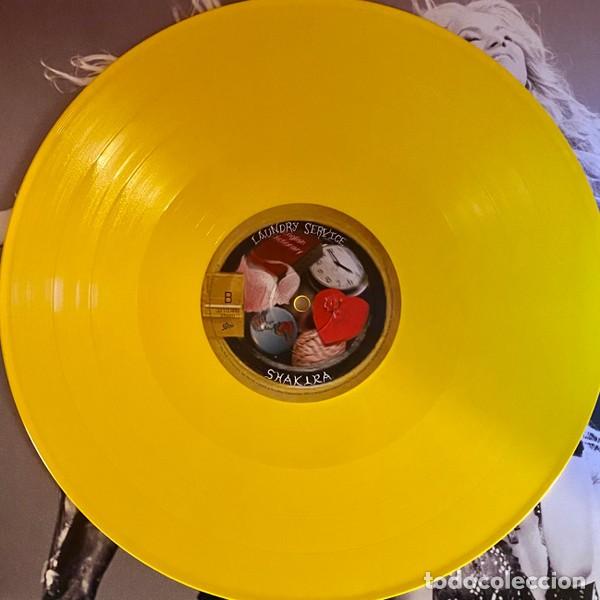 Discos de vinilo: Shakira - Laundry Service - Foto 4