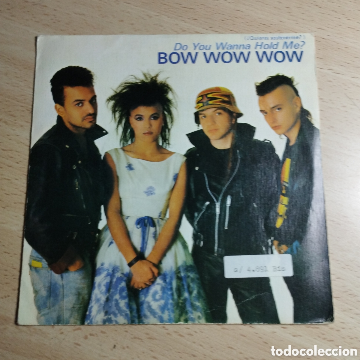 Discos de vinil: Single 7&rdquo; PROMO Bow wow wow 1983 Do you wanna hold me? + what's the time.