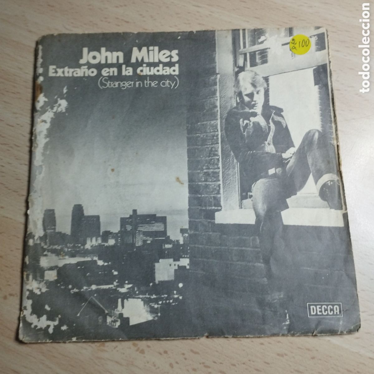 Discos de vinilo: Single 7&rdquo; John Miles 1977 Extra&ntilde;o en la ciudad + stand Up. - Foto 1