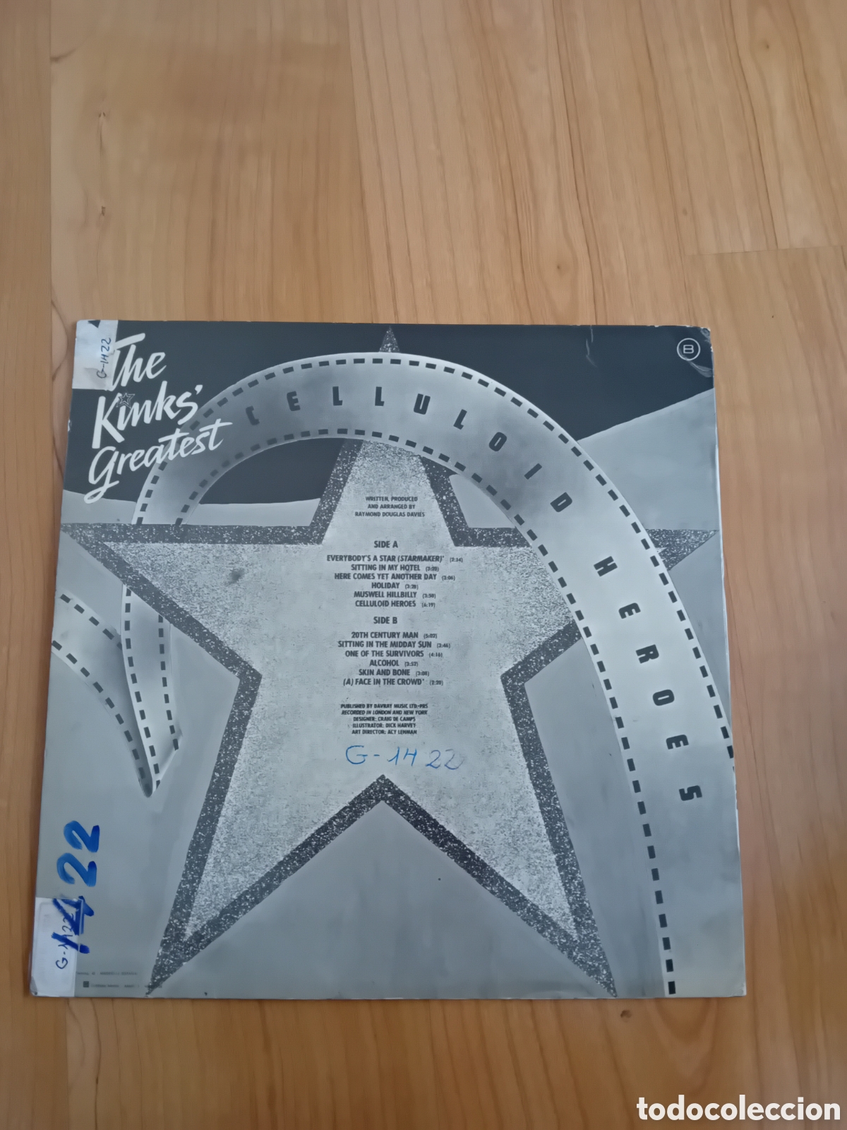 Discos de vinilo: THE KINKS. GREATES CELLULOID HEROES - Foto 2