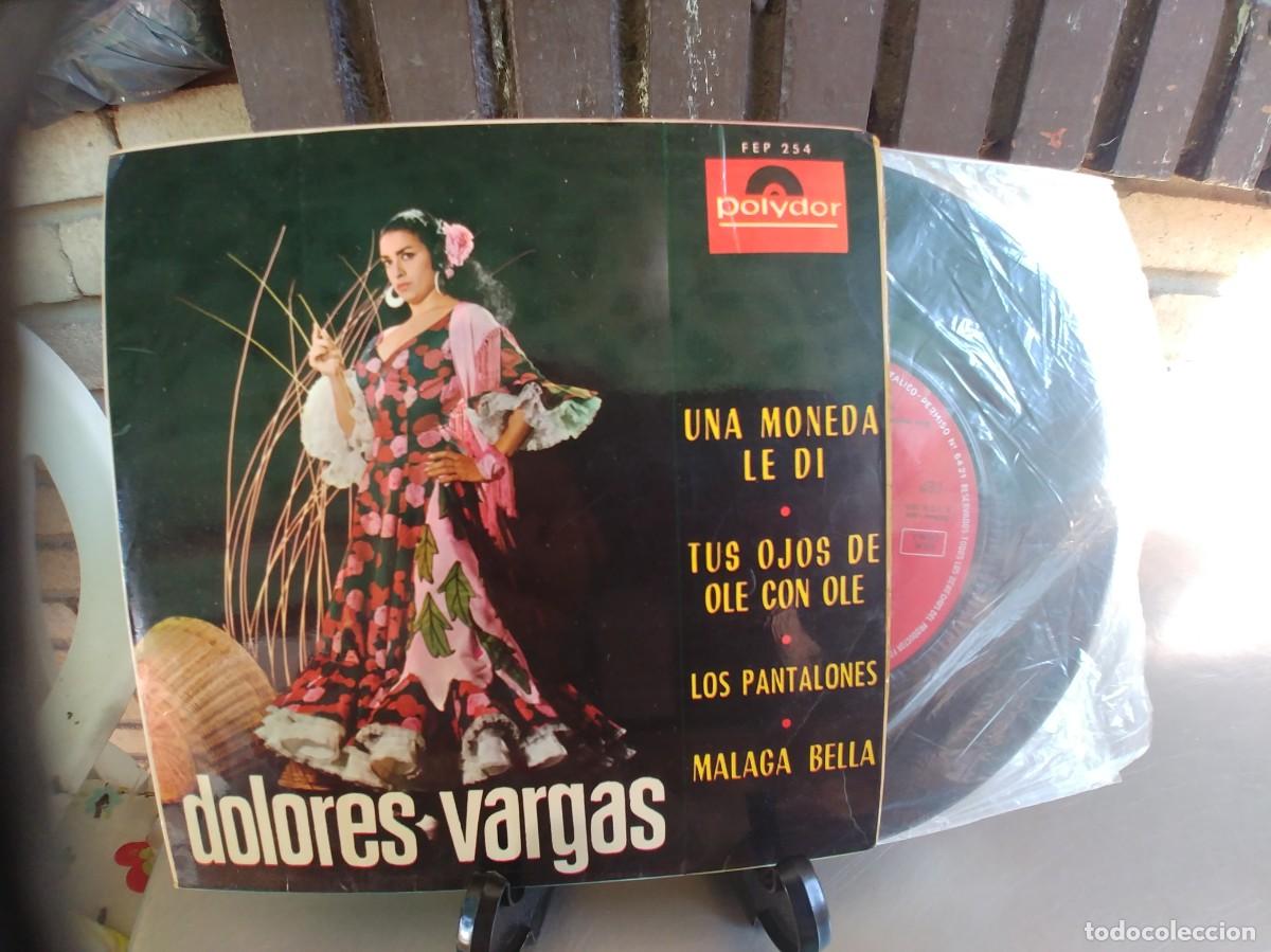 Discos de vinilo: DOLORES VARGAS-EP UNA MONEDA LE DI +3 - Foto 1